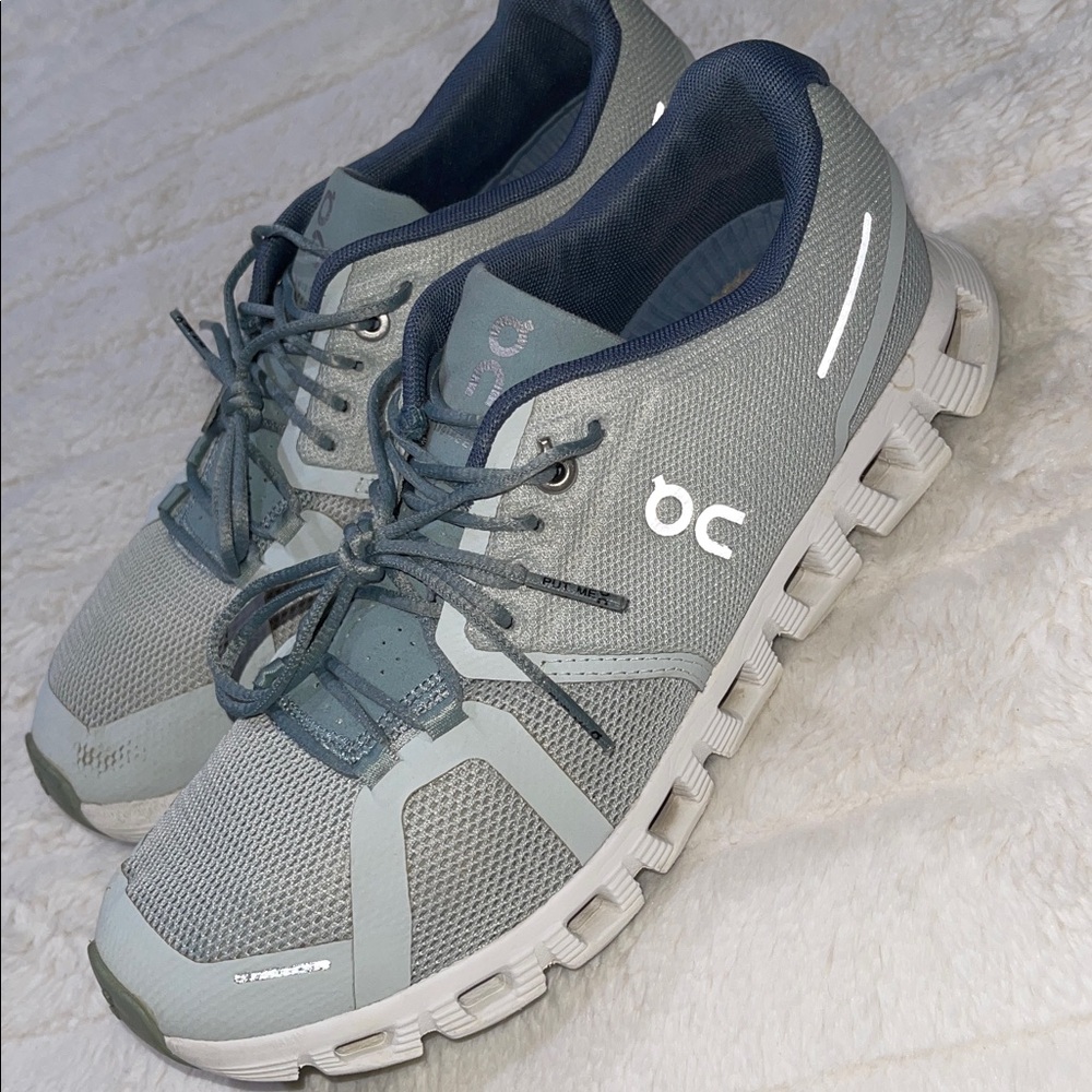 On Running Gray Athletic Shoes - Picture 3 of 11